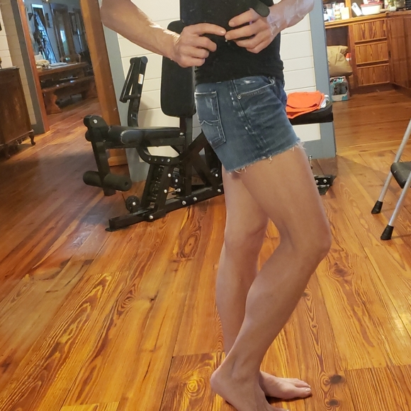 Classic & Lightly worn Lucky brand denim shorts - Picture 6 of 6